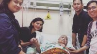 Ayah Bunga Zainal Meninggal Akibat Kanker, Dimakamkan di Tanah Kusir Pagi Ini